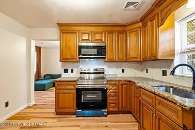  1070 Country Place Drive, Tobyhanna, PA 18466 - Photo 15