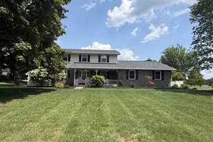 634 Gladys Dr, Nazareth, PA 18064 - Photo 1