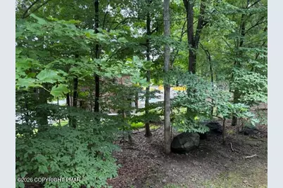  328 Crewe Court, Bushkill, PA 18324 - Photo 17