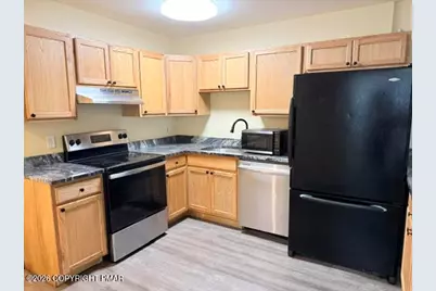 328 Crewe Court, Bushkill, PA 18324 - Photo 3