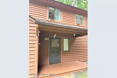  328 Crewe Court, Bushkill, PA 18324 - Photo 1
