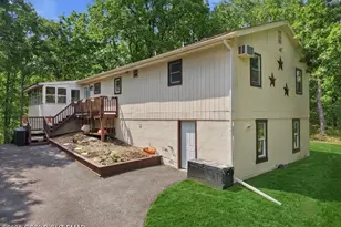 198 Edinburgh Rd, Bushkill, PA 18324 - Photo 3