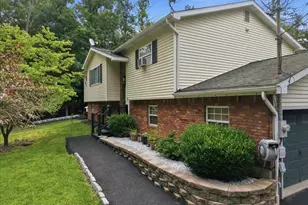 2434 Woodcrest Dr, East Stroudsburg, PA 18302 - Photo 5