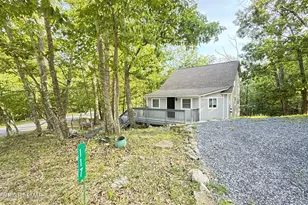 117 Clifton Dr, Bushkill, PA 18324 - Photo 3