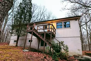 402 Mercury Dr, Bushkill, PA 18324 - Photo 1