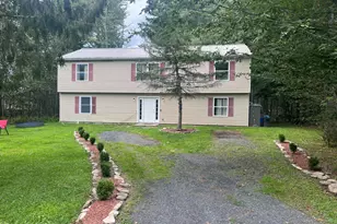 9541 Jasmine Dr, Tobyhanna, PA 18466 - Photo 1