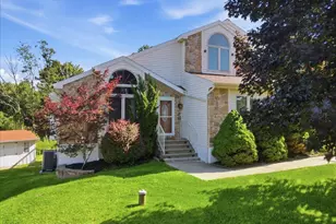 89 Northpark Dr, East Stroudsburg, PA 18302 - Photo 3