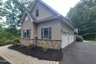 201 Garfield Ln, East Stroudsburg, PA 18301 - Photo 5