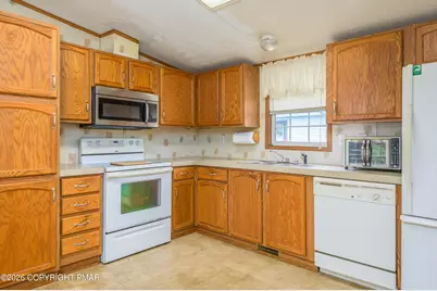  161 Buttonwood Court, East Stroudsburg, PA 18301 - Photo 3