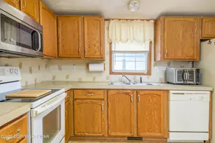 161 Buttonwood Ct, East Stroudsburg, PA 18301 - Photo 5