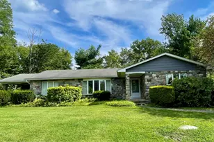 5130 Mountain View Dr, Stroudsburg, PA 18360 - Photo 1