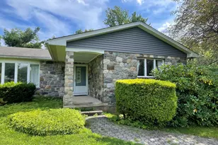 5130 Mountain View Dr, Stroudsburg, PA 18360 - Photo 3
