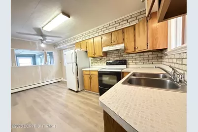  8 E Holland Street, Summit Hill, PA 18250 - Photo 9