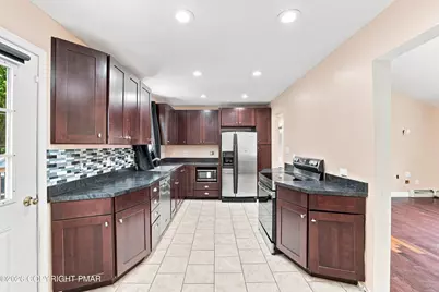  105 Ledgewood Drive, East Stroudsburg, PA 18301 - Photo 5
