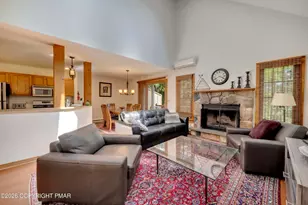 411 Hickory Dr, Tannersville, PA 18372 - Photo 3