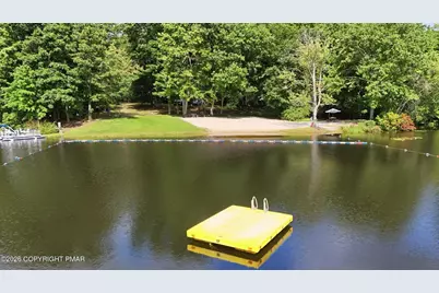  126 W West View Circle, East Stroudsburg, PA 18302 - Photo 19