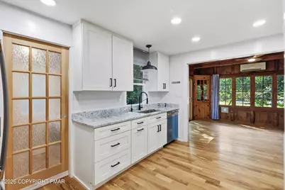  126 W West View Circle, East Stroudsburg, PA 18302 - Photo 7