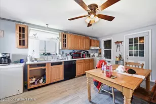 40 Davenport St, Plymouth, PA 18651 - Photo 15