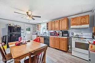 40 Davenport St, Plymouth, PA 18651 - Photo 13