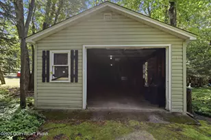 3307 Red Run Rd, Pocono Summit, PA 18346 - Photo 35