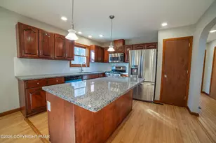 902 Thornberry Ct, East Stroudsburg, PA 18302 - Photo 9
