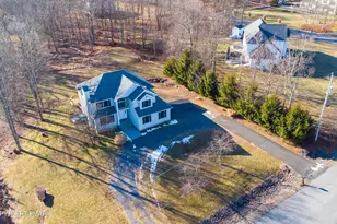 902 Thornberry Ct, East Stroudsburg, PA 18302 - Photo 3