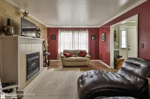 5016 Foxrun Ln, Whitehall, PA 18052 - Photo 9
