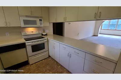  146 Foxfire Drive #APT 203, Mount Pocono, PA 18344 - Photo 3