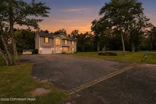 1123 Chickadee Dr, Pocono Summit, PA 18346 - Photo 29