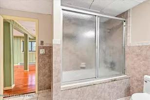 6520 Runnymeade Ln, Tobyhanna, PA 18466 - Photo 33