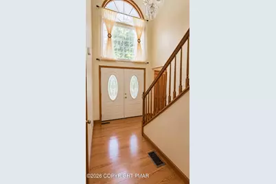  135 Mountain Top Circle, Bushkill, PA 18324 - Photo 5