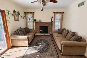 135 Mountain Top Cir, Bushkill, PA 18324 - Photo 11