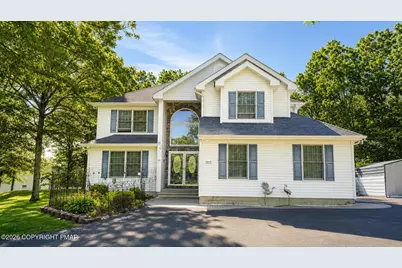  135 Mountain Top Circle, Bushkill, PA 18324 - Photo 1