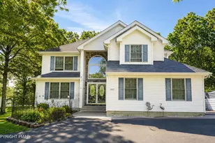 135 Mountain Top Cir, Bushkill, PA 18324 - Photo 1