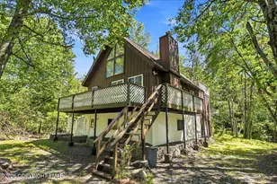 6520 Runnymeade Ln, Tobyhanna, PA 18466 - Photo 1