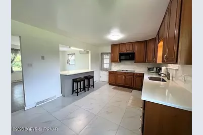  203 Center Road, Stroudsburg, PA 18360 - Photo 9