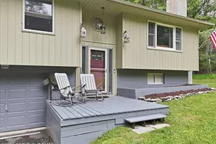 103 Waterview Dr, Hawley, PA 18428 - Photo 9