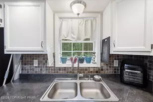 8867 Kings Way, Kunkletown, PA 18058 - Photo 15
