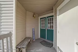 207 Sycamore Ct, Tannersville, PA 18372 - Photo 3