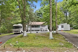 261 Wynding Way, Bushkill, PA 18324 - Photo 3
