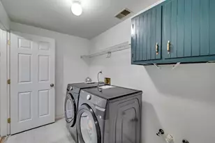 212 Hawthorne Village Ct, East Stroudsburg, PA 18302 - Photo 17