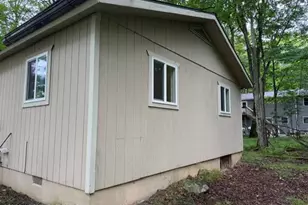 5185 Hummingbird Dr, Pocono Summit, PA 18346 - Photo 3