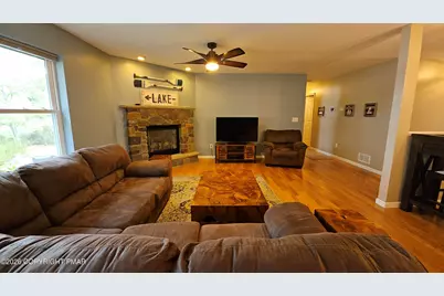  1255 Hawthorn Terrace, Pocono Summit, PA 18346 - Photo 11