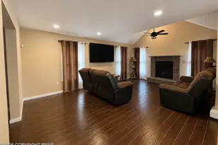 7156 Hickory Ln, Stroudsburg, PA 18360 - Photo 3
