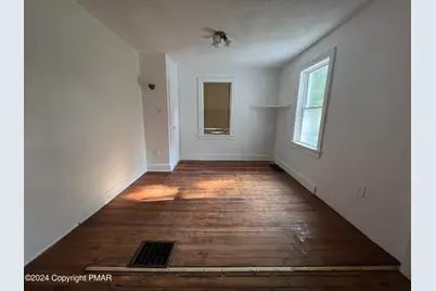  99 Walnut Street, East Stroudsburg, PA 18301 - Photo 5