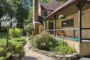 5719 Wildflower Cir, Stroudsburg, PA 18360 - Photo 3