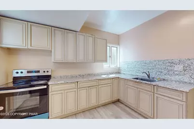  913 Sarah Street, Stroudsburg, PA 18360 - Photo 7