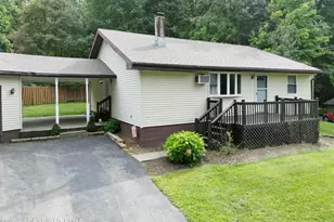 126 Lilac Dr, East Stroudsburg, PA 18301 - Photo 3