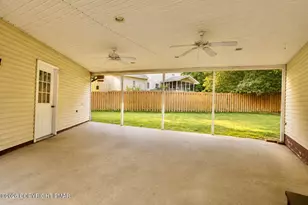 126 Lilac Dr, East Stroudsburg, PA 18301 - Photo 5
