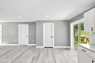 1035 Mt Tom Rd, East Stroudsburg, PA 18301 - Photo 7